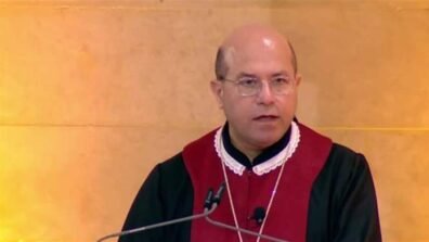 الرئيس عون شارك في رتبة سجدة الصليب ودفن المسيح في جامعة الروح القدس – الكسليك…