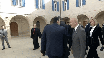 وصول رئيس الجمهورية جوزاف عون واللبنانية الأولى إلى بكركي للمشاركة في قداس عيد الفصح