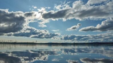 طقس متقلب مع أمطار متفرقة