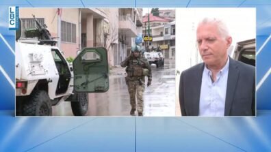 السفير البابوي ومعه وفد كنسي يحملون المساعدات الى أهالي دبل المحاصرة…