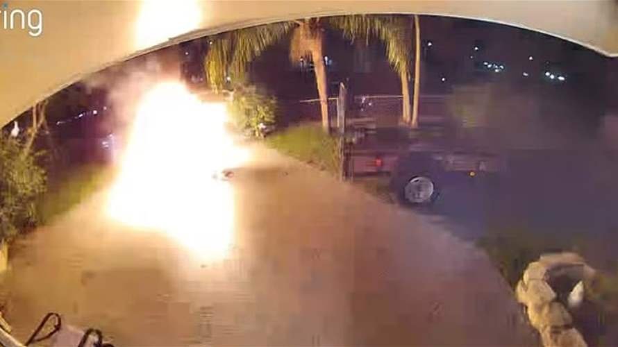 امرأة تنجو من الموت بأعجوبة… انفجر كرسيها المتحرك فجأة وفيديو يوثّق لحظة!