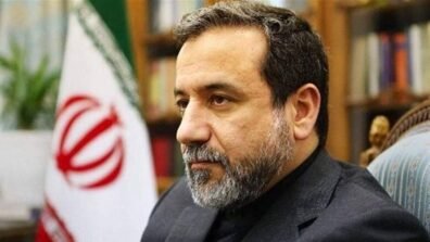 عراقجي يغادر باكستان إلى موسكو لإجراء مزيد من المحادثات