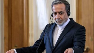 وزير الخارجية الإيراني: أمن مضيق هرمز "مسألة عالمية مهمة"