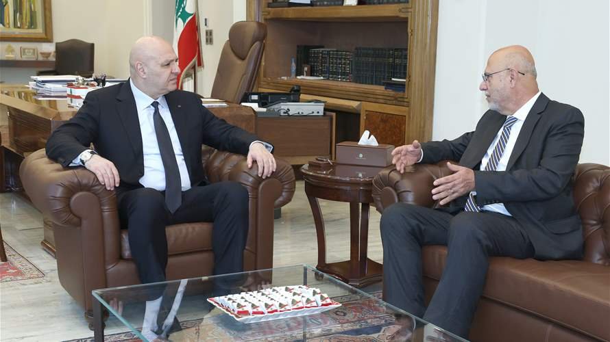 الرئيس جوزاف عون استقبل المدعي العام التمييزي بالتكليف القاضي بيار فرنسيس لمناسبة تسلمه مهامه