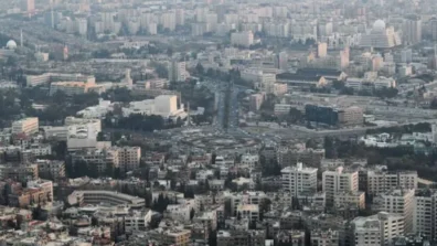 مقتل إمام مقام السيدة زينب بانفجار قنبلة قرب دمشق
