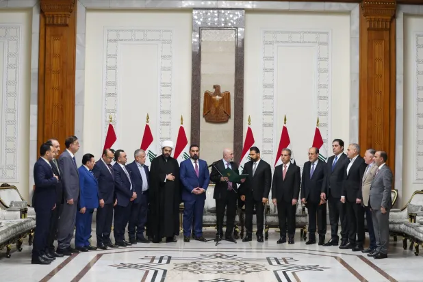 واشنطن تفرج عن شحنات الدولار إلى العراق