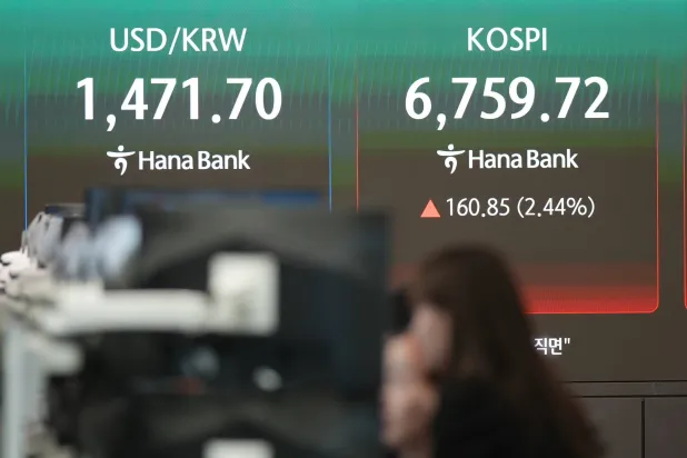 تباين في الأسواق الآسيوية مع ترقب «مشروع الحرية» في هرمز