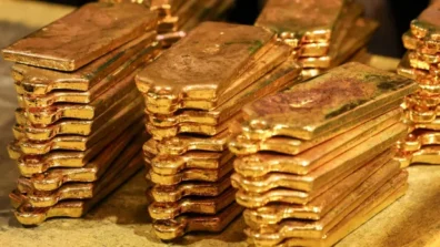 الذهب يواصل مكاسبه للجلسة الثالثة فوق 4700 دولار مدعوماً بهبوط العملة الخضراء