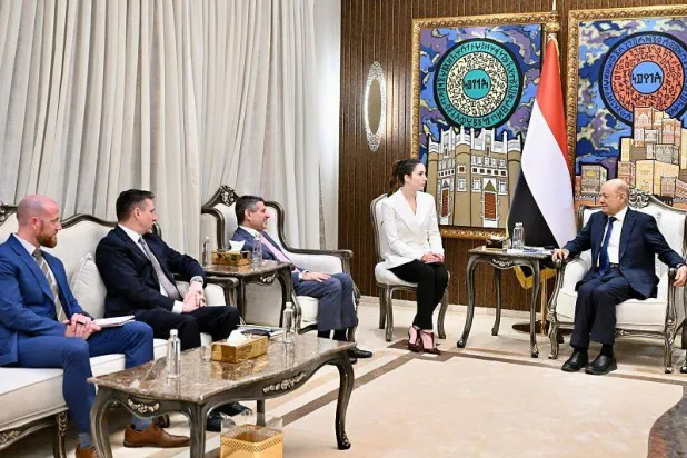 العليمي: الرهان على اعتدال إيران يقود إلى مزيد من الفوضى