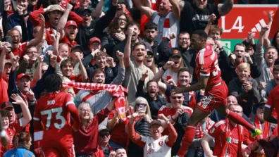 جماهير ليفربول تهاجم الفريق بصافرات الاستهجان بعد مباراة تشيلسي