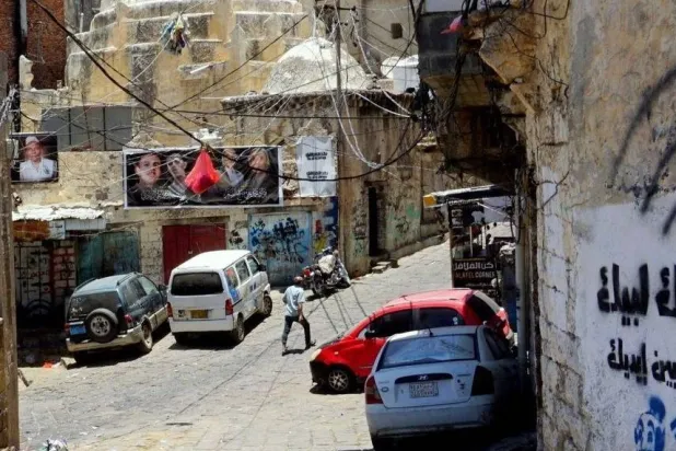 الحوثيون يفرضون رقابة أمنية على الحي القديم في إب