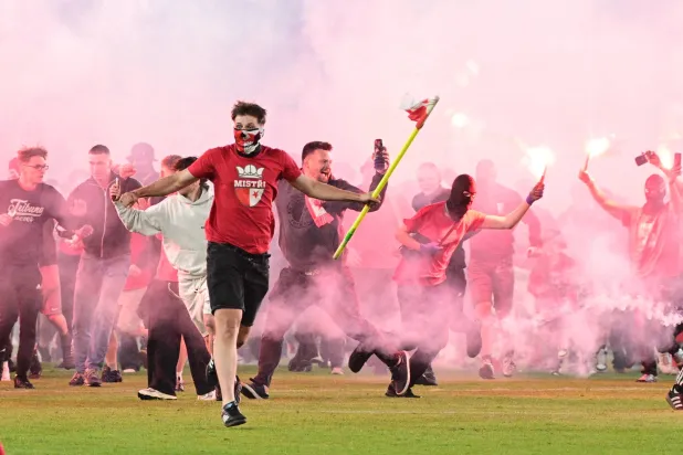 بسبب الشغب… اعتبار سلافيا براغ خاسراً لمباراة القمة أمام سبارتا