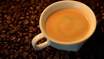 ماذا يفعل شرب القهوة صباحاً بصحة الأمعاء؟