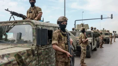 لبنان يفاوض إسرائيل تحت نيرانها