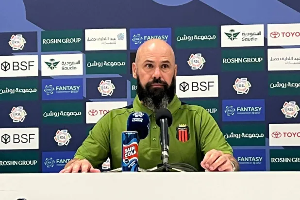 مدرب الرياض: التفكير بنتائج الآخرين يشتت الفريق