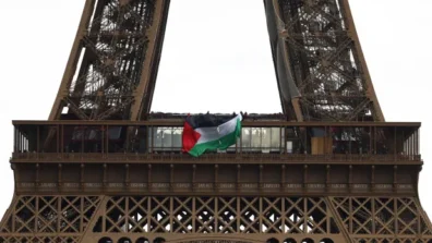 توقيف ستة أشخاص في فرنسا لرفعهم العلم الفلسطيني على برج إيفل