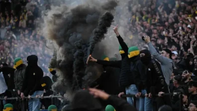 «الدوري الفرنسي»: إلغاء مباراة نانت وتولوز بسبب اقتحام «الجماهير الغاضبة» الملعب