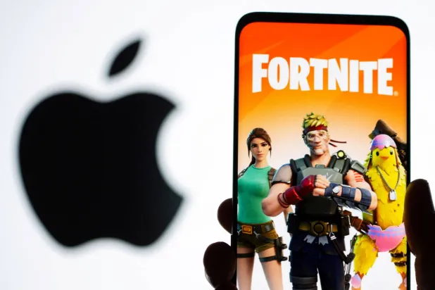لعبة «فورتنايت» تعود إلى متاجر التطبيقات في أنحاء العالم