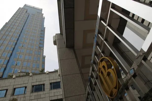 إندونيسيا ترفع الفائدة للمرة الأولى منذ عامين لدعم الروبية