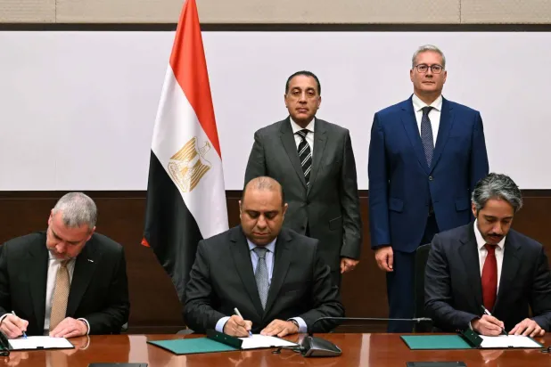 مصر: مذكرة تفاهم مع «قطر للطاقة» و«إكسون موبيل» لربط مجمعات الإسالة باكتشافات الغاز القبرصية