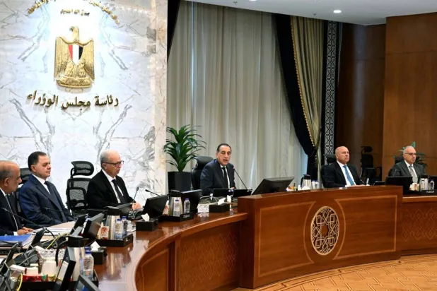 «طمأنينة مؤقتة» لم تهدئ مخاوف المصريين من ارتفاع جديد لأسعار الوقود