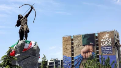 طهران  توظف الدعاية القومية لتماسك الجبهة الداخلية
