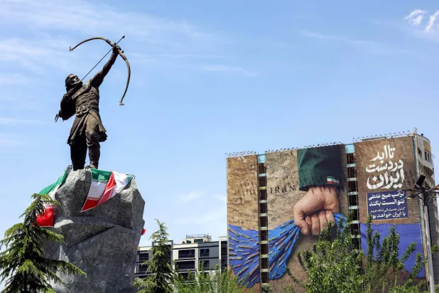 طهران  توظف الدعاية القومية لتماسك الجبهة الداخلية