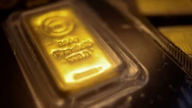 أسعار الذهب تتراجع وسط قوة الدولار وصعود النفط