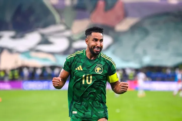 الثلاثي المرعب الدوسري وعفيف والتعمري يقودون طموح آسيا العالمي