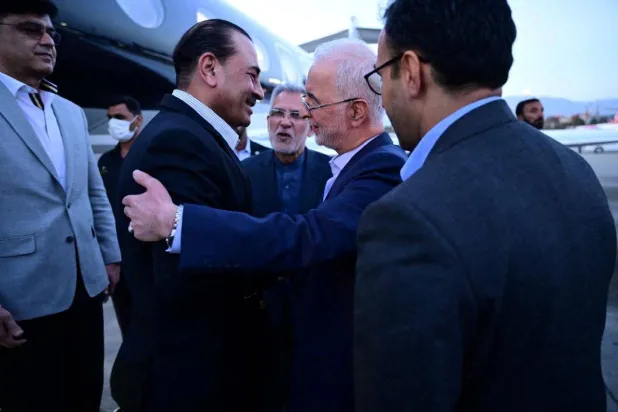قائد الجيش الباكستاني يجتمع مع وزير خارجية إيران في طهران