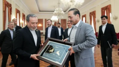 الصبر الباكستاني يثمر «اتفاقاً مؤقتاً»