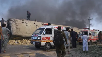 24 قتيلا على الأقل بتفجير قطار يقلّ عسكريين جنوب غربي باكستان