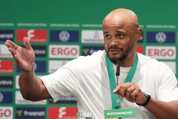 كومباني يثني على تألق حارسه أوربيغ في نهائي كأس ألمانيا