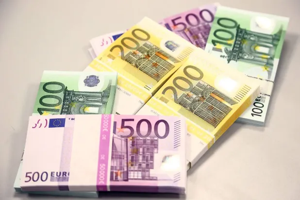 عوائد سندات اليورو ترتفع بشكل طفيف مع تراجع آمال التهدئة