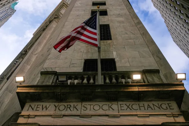 السندات الأميركية ترتفع قبيل مزادات الديون وسط مؤشرات تضخم إيجابية