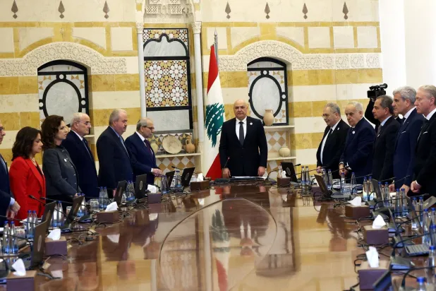 دعوة قاسم لإسقاط الحكومة تكشف تبايناً مع بري
