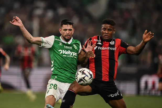 الدوري الفرنسي: سانت إتيان ونيس يكتفيان بتعادل سلبي في ذهاب الملحق