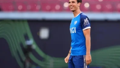 «دوري المؤتمر  الأوروبي»: مدرب ريو فاييكانو يشعل حماس لاعبيه
