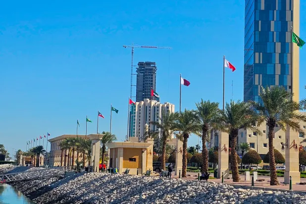 الكويت تستنكر الاعتداءات الإيرانية على أرضيها… وتنديد خليجي بالهجمات