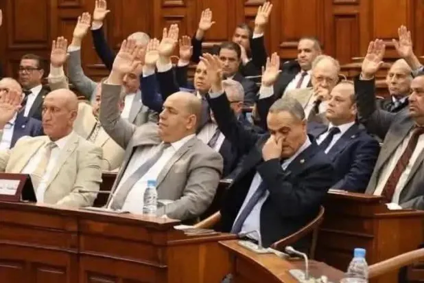 الجزائر: مقصلة «المال الفاسد» تلتهم مزيداً من المترشحين للبرلمان