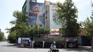 واشنطن وطهران تتبادلان الضربات وتقتربان من تفاهم