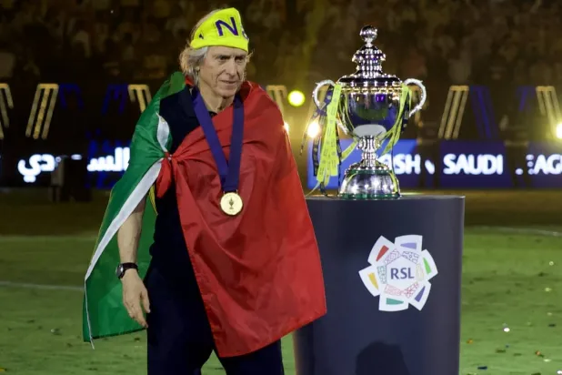 بعدما أوفى بعهده لرونالدو… خيسوس يغادر النصر «رسمياً»