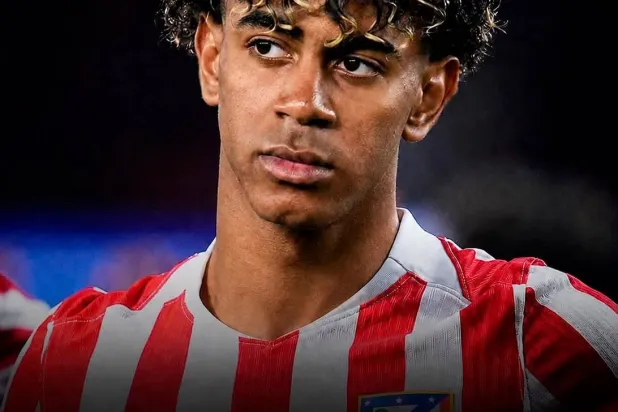 أتلتيكو مدريد ينفي «بأسلوب ساخر» تلقيه عرضاً من برشلونة لضم ألفاريز