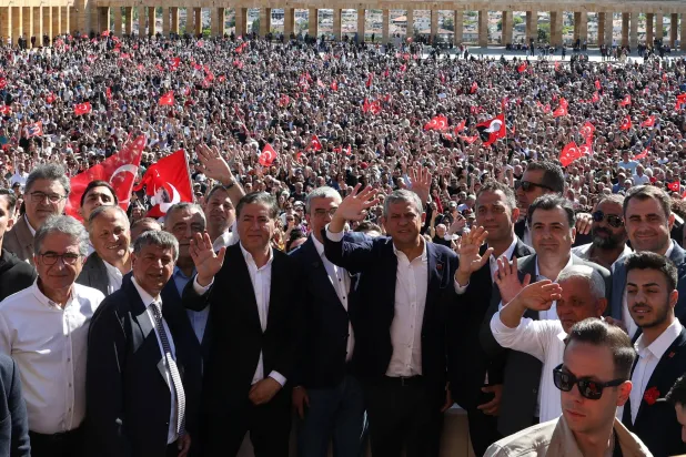 تركيا: انقسام حزب «الشعب الجمهوري» ينتقل إلى الشارع