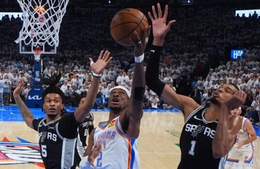 NBA: ثاندر يحسم المباراة الخامسة امام سبيرز ويتقدم 3-2 في نهائي الغرب