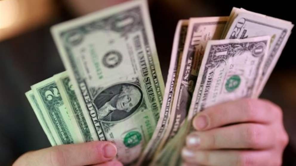 دولارات مزوّرة تتنقّل في الحمرا.. والأمن يتحرّك