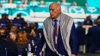 رئيس الاتحاد الفلسطيني يرفض صورة جماعية مع مسؤول اسرائيلي في مؤتمر الـ "فيفا"