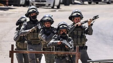 القوات الإسرائيلية تردي بالرصاص فتى فلسطينيا في الضفة الغربية المحتلة