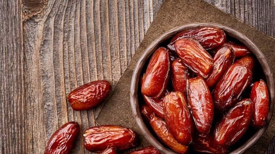 كنز غذائي أم مصدر للسكر؟… فاكهة "الذهب البني": فوائد صحية كبيرة وتحذيرات من الإفراط