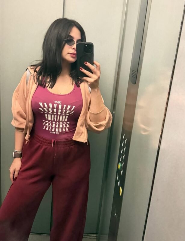 ريتا حايك وصورة لافتة